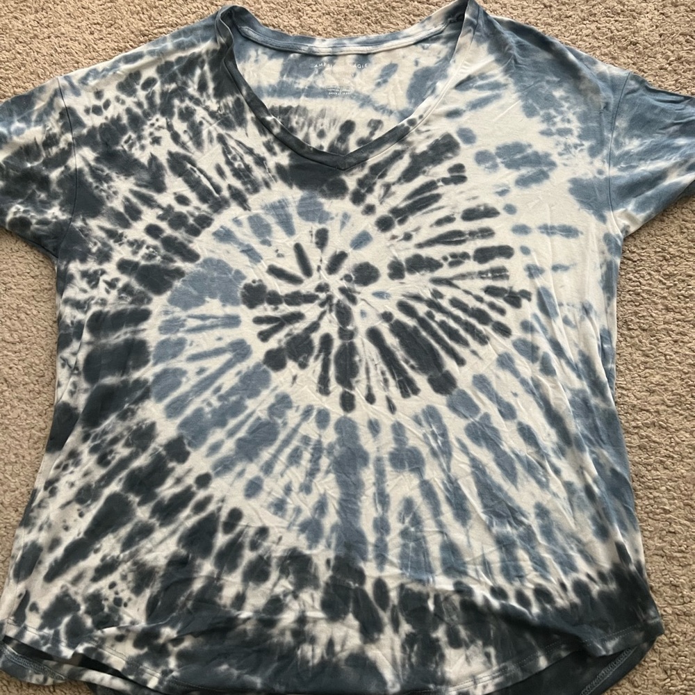 oversized loose fitting tie-dye tee